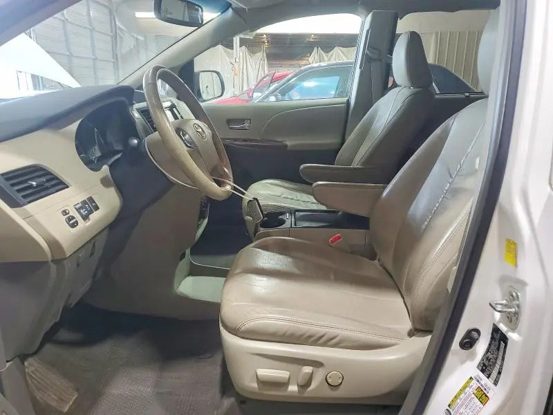 2011 TOYOTA SIENNA XLE 8-PASSENGER  