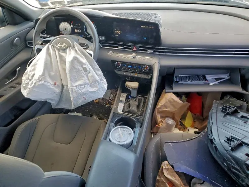 2025 HYUNDAI ELANTRA SEL  