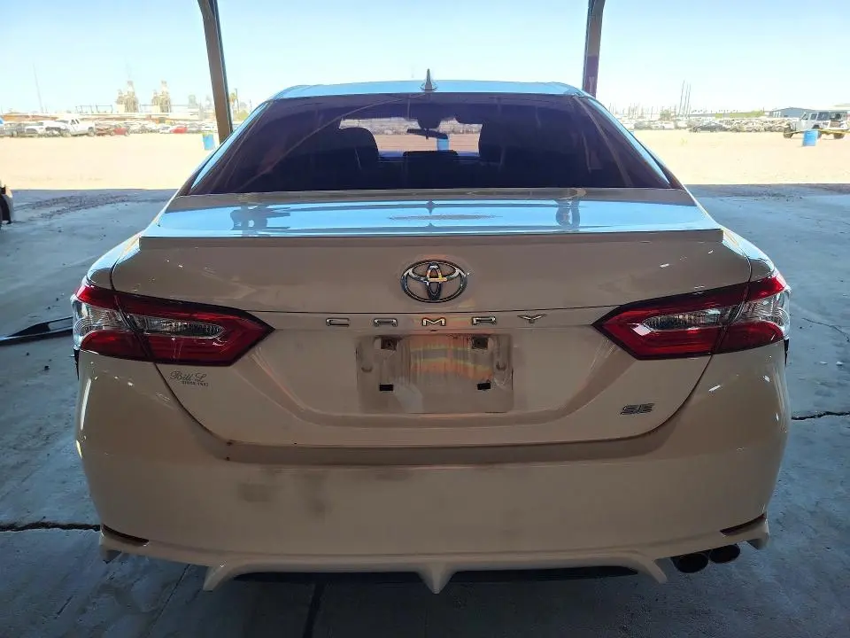 2020 TOYOTA CAMRY SE  