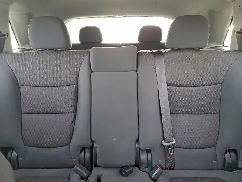 2011 KIA SORENTO BASE  