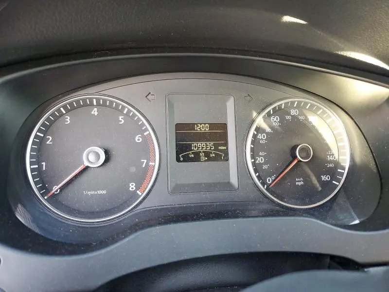 2012 VOLKSWAGEN JETTA SE  