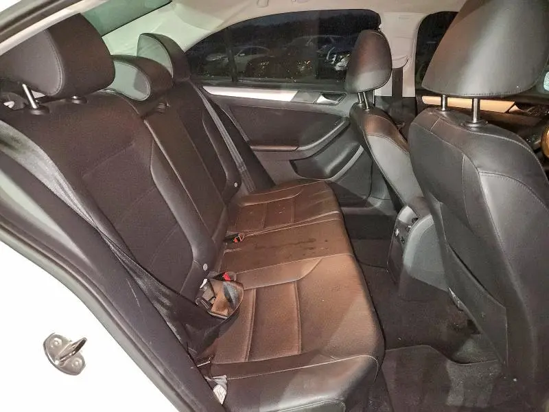 2013 VOLKSWAGEN JETTA SE  