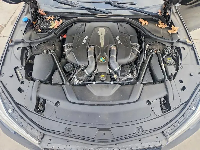 2018 BMW 750 XI  
