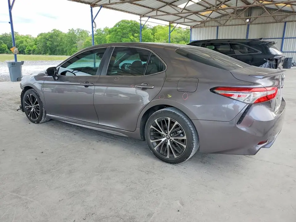 2018 TOYOTA CAMRY SE  