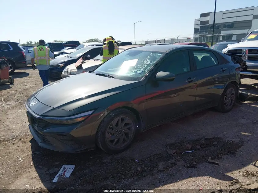 2024 HYUNDAI ELANTRA SEL