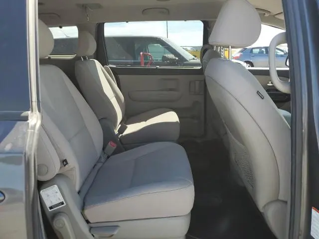2016 KIA SEDONA LX  