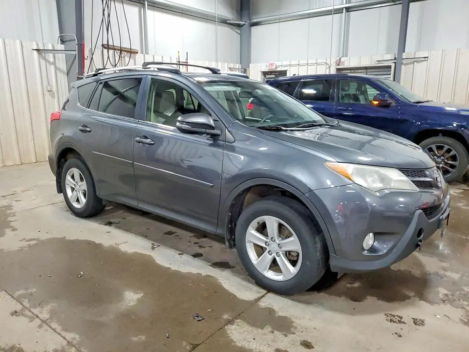 2014 TOYOTA RAV4 XLE  