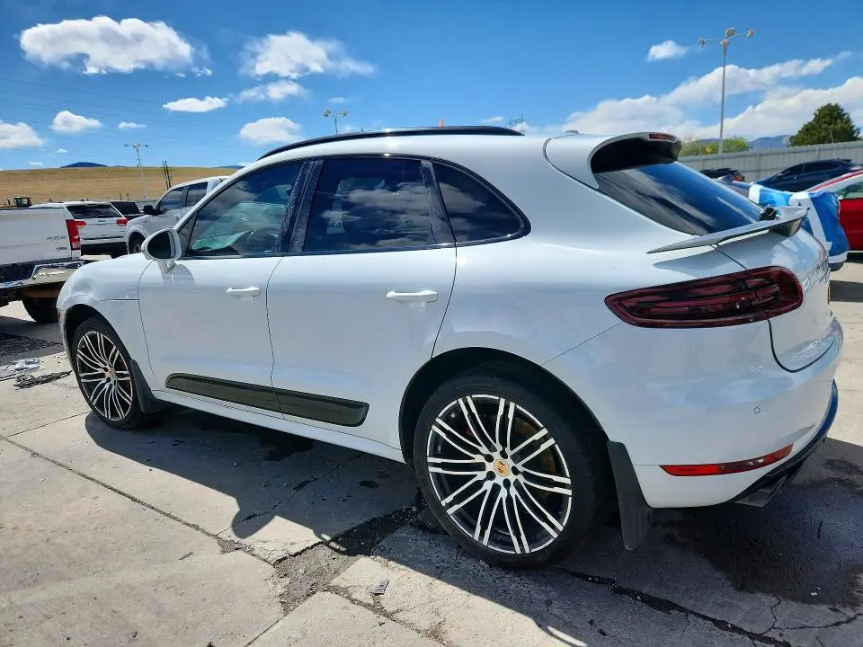 2017 PORSCHE MACAN TURBO  