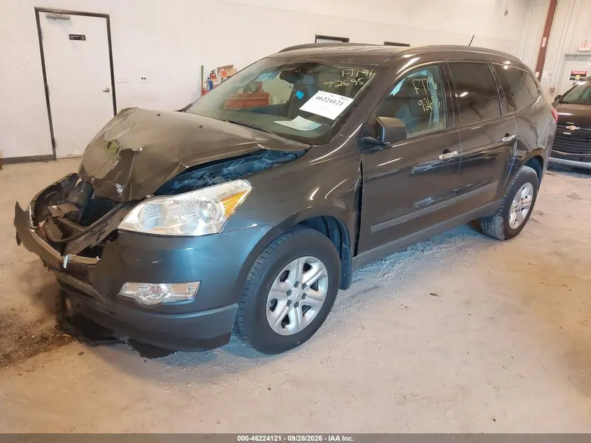 2011 CHEVROLET TRAVERSE LS