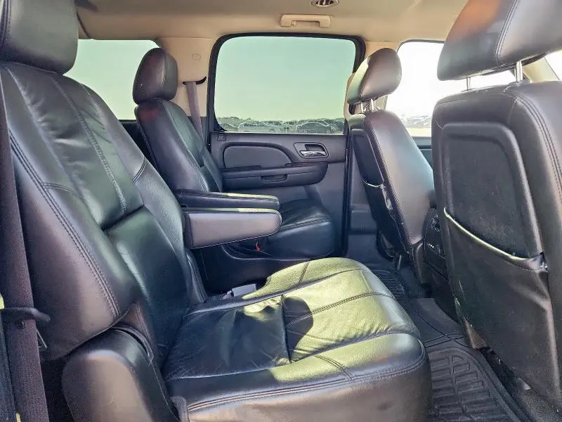 2011 CHEVROLET SUBURBAN C1500 LT  