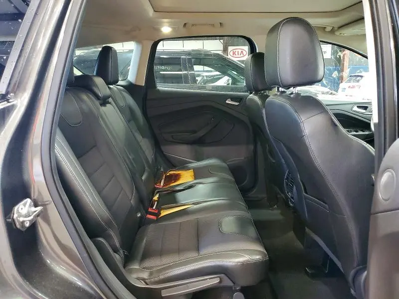 2015 FORD ESCAPE SE  