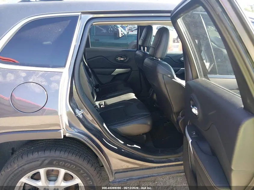 2018 JEEP CHEROKEE LATITUDE PLUS 4X4