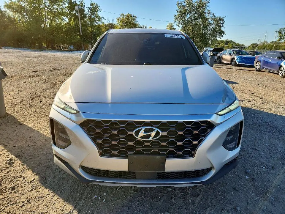 2019 HYUNDAI SANTA FE SE  