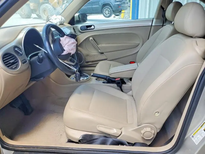 2013 VOLKSWAGEN BEETLE   