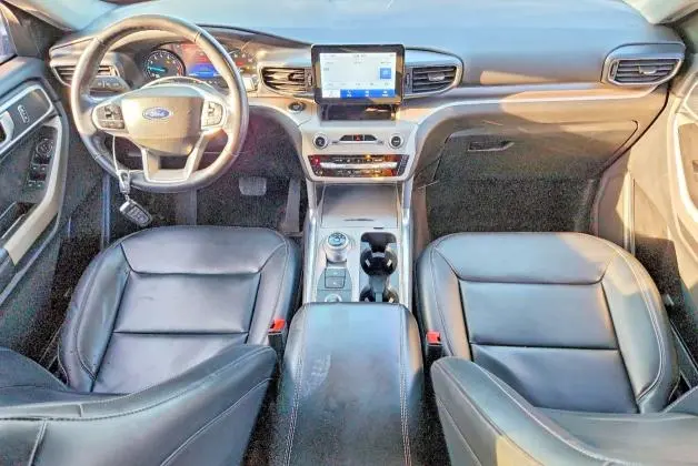 2022 FORD EXPLORER XLT  