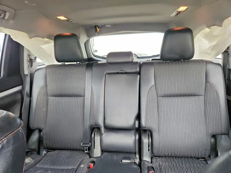 2017 TOYOTA HIGHLANDER LE PLUS  