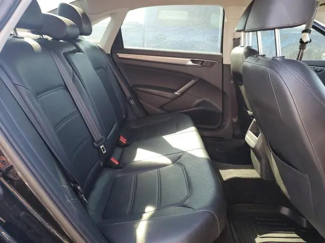 2017 VOLKSWAGEN PASSAT R-LINE  