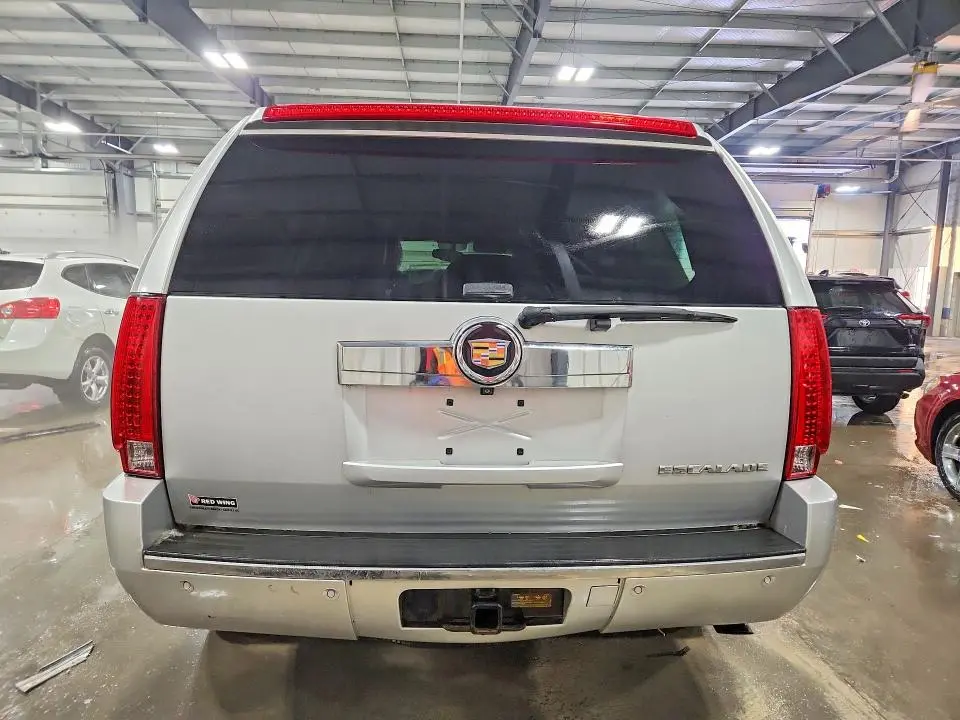 2013 CADILLAC ESCALADE LUXURY  