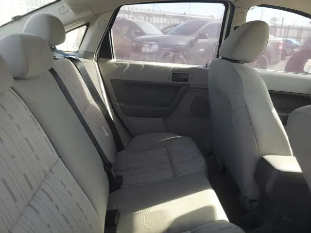 2010 FORD FOCUS SE  
