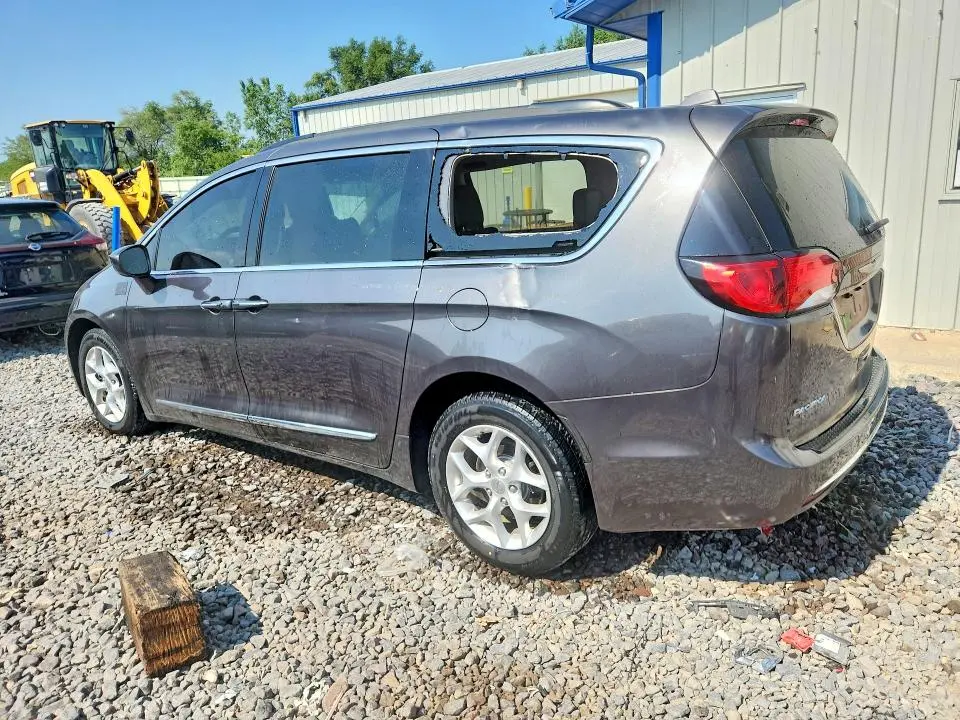 2017 CHRYSLER PACIFICA TOURING L  