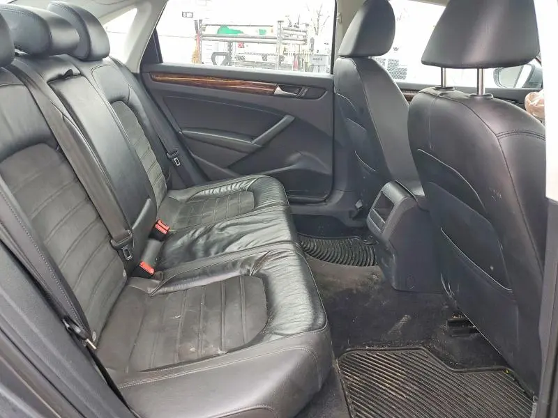 2012 VOLKSWAGEN PASSAT SEL  