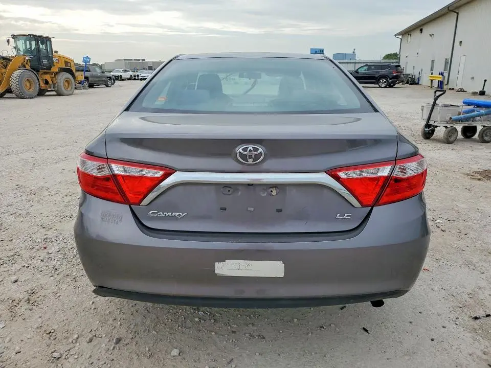 2016 TOYOTA CAMRY LE  