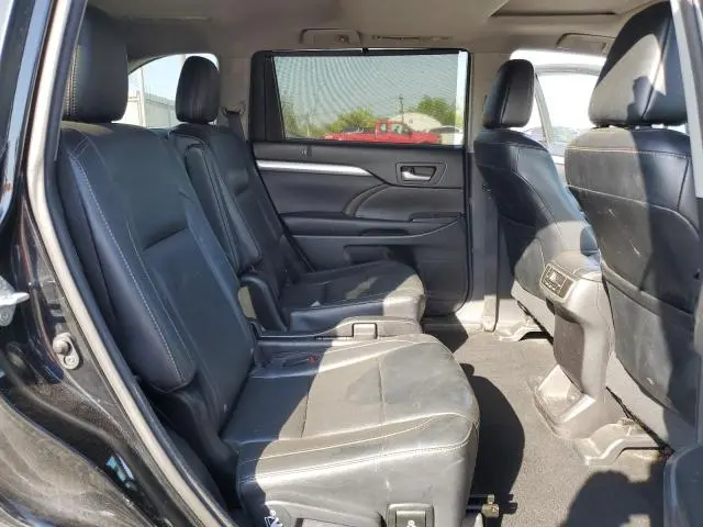2016 TOYOTA HIGHLANDER XLE  