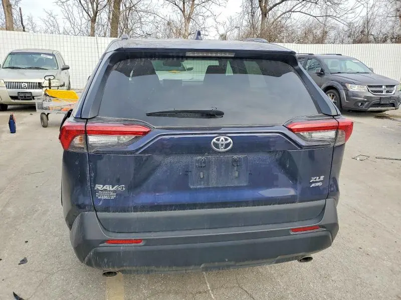 2023 TOYOTA RAV4 XLE  