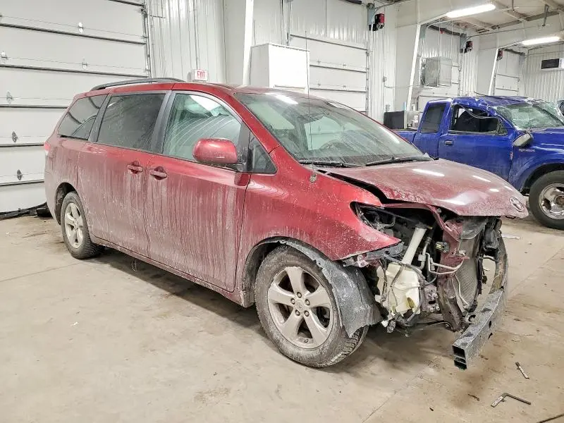 2012 TOYOTA SIENNA LE 8-PASSENGER  