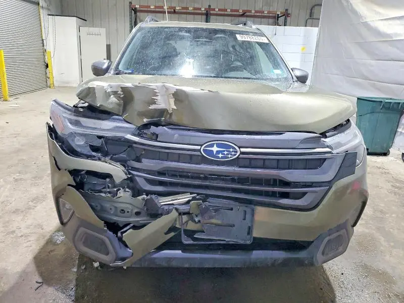 2025 SUBARU FORESTER LIMITED  