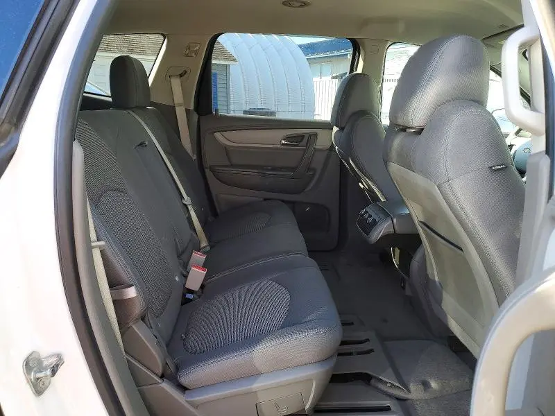 2017 CHEVROLET TRAVERSE LS  