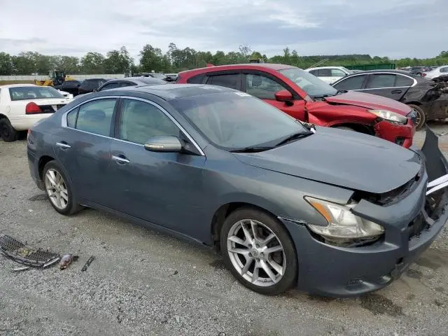2010 NISSAN MAXIMA S  