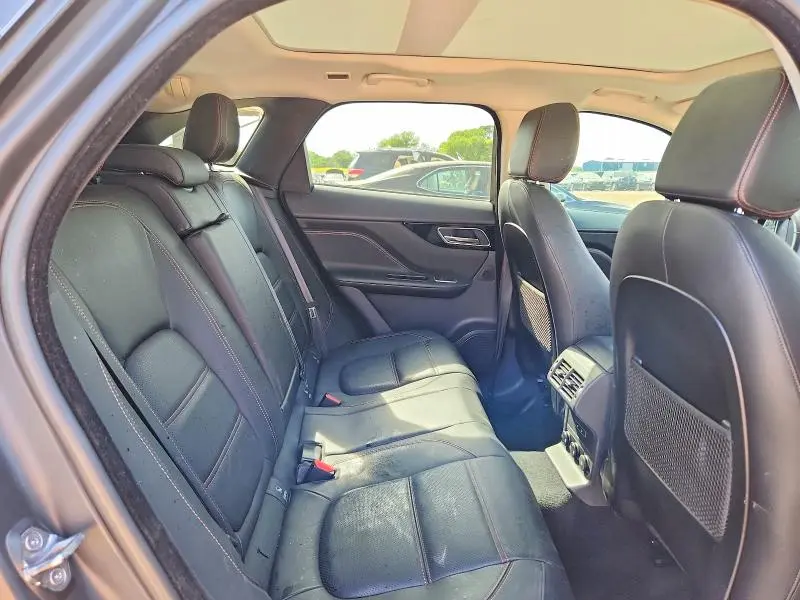 2018 JAGUAR F-PACE PRESTIGE  
