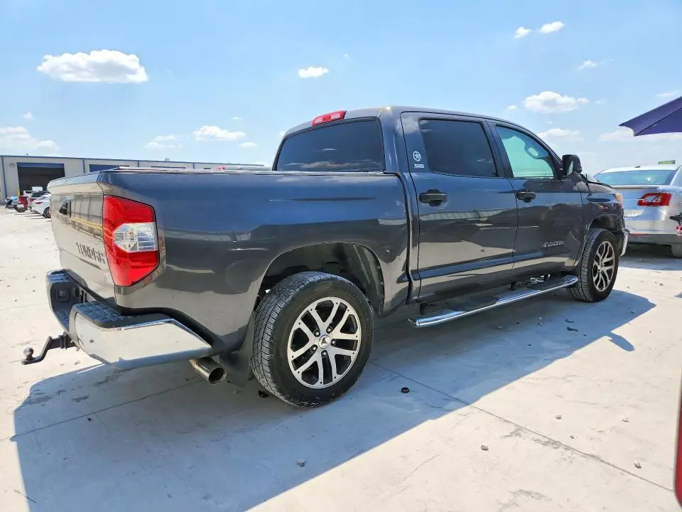 2017 TOYOTA TUNDRA CREWMAX SR5  