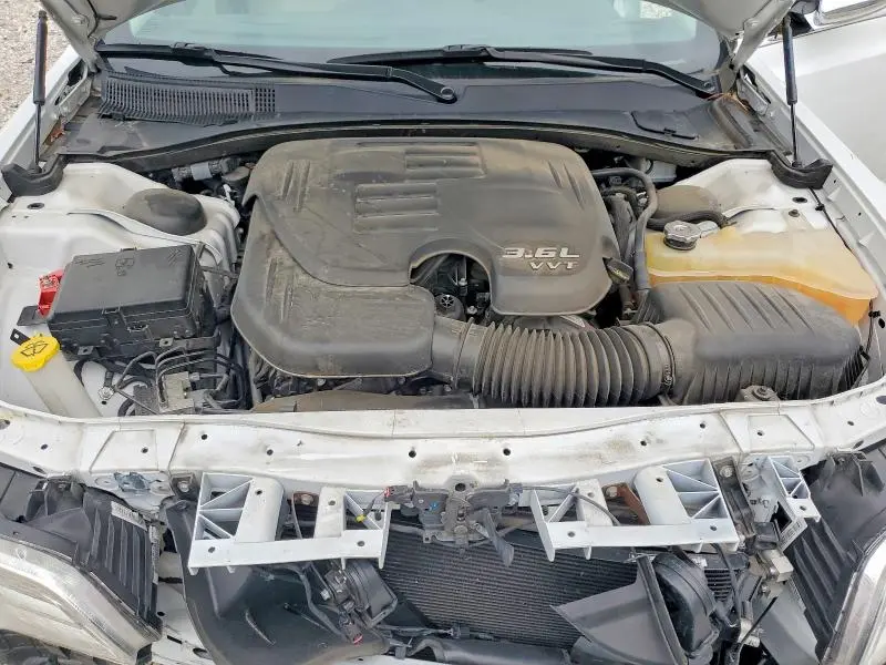 2019 CHRYSLER 300 LIMITED  