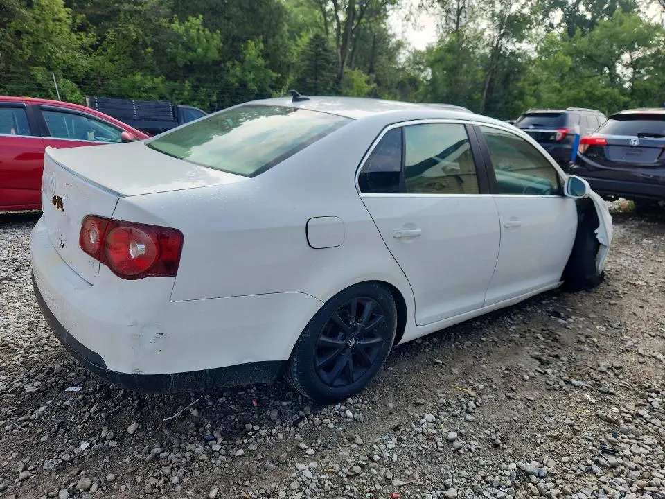 2010 VOLKSWAGEN JETTA SE  