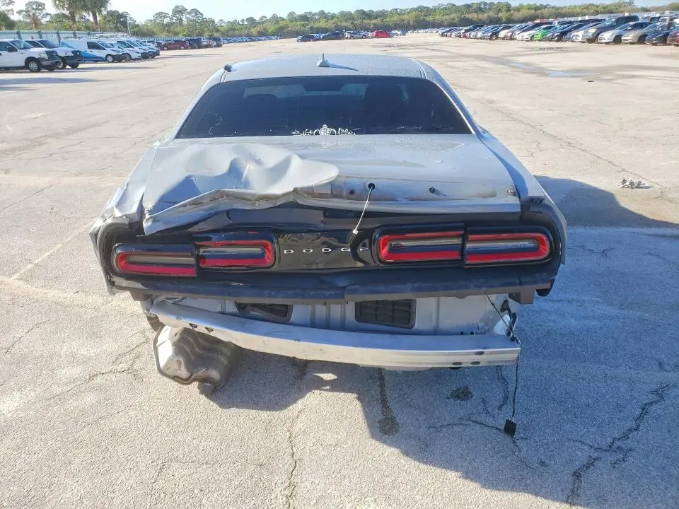 2022 DODGE CHALLENGER SXT  
