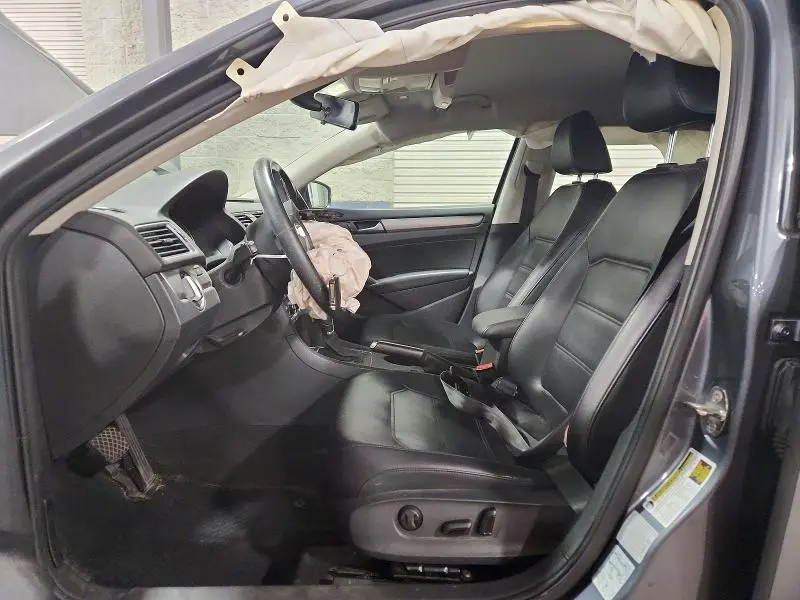 2015 VOLKSWAGEN PASSAT S  