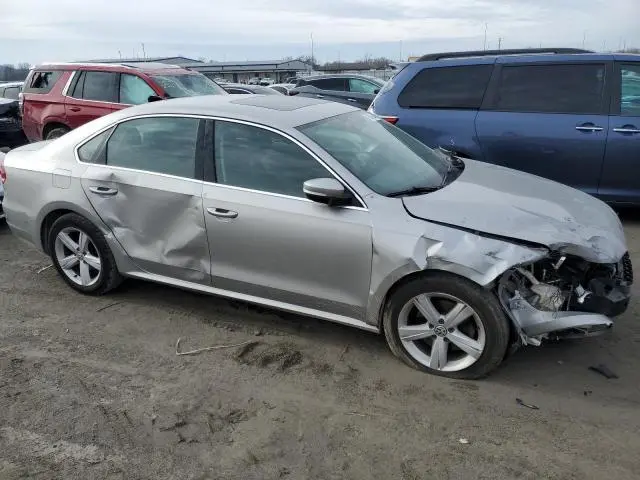 2013 VOLKSWAGEN PASSAT SE  