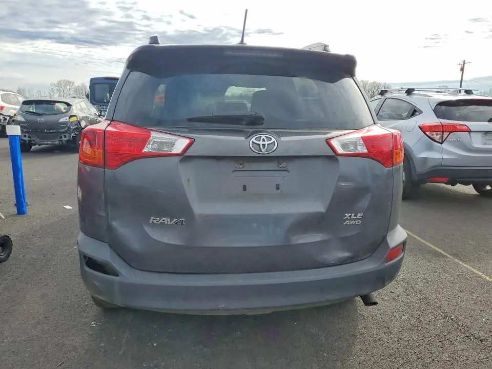2015 TOYOTA RAV4 XLE  