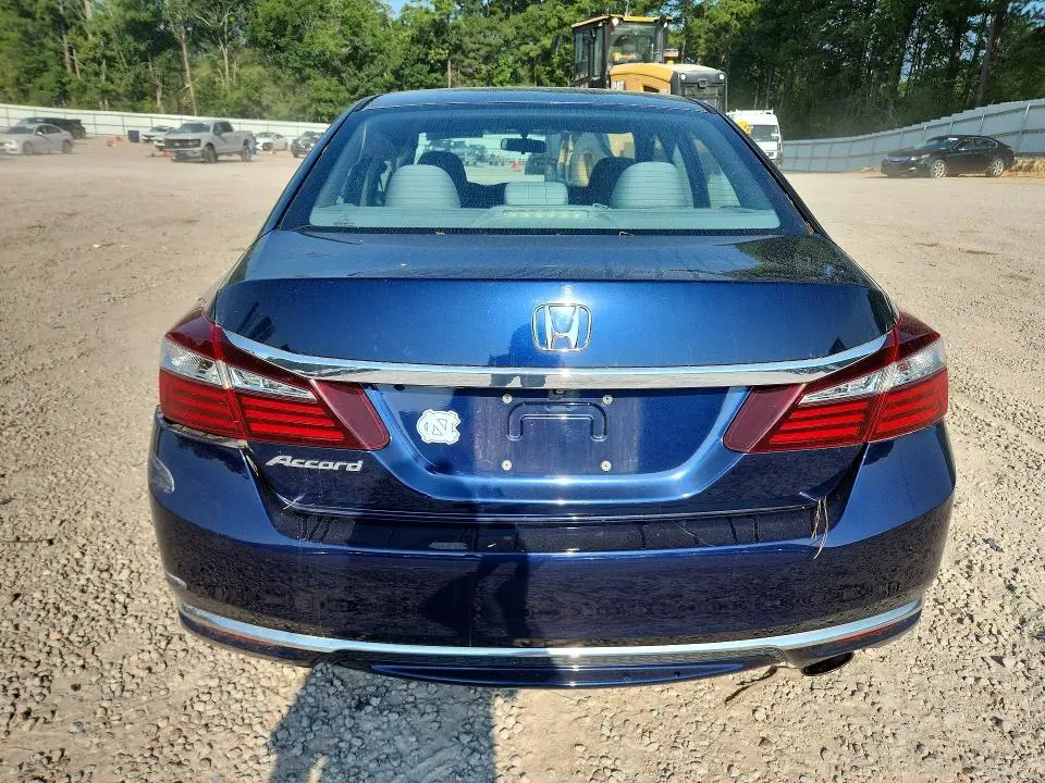2017 HONDA ACCORD LX  