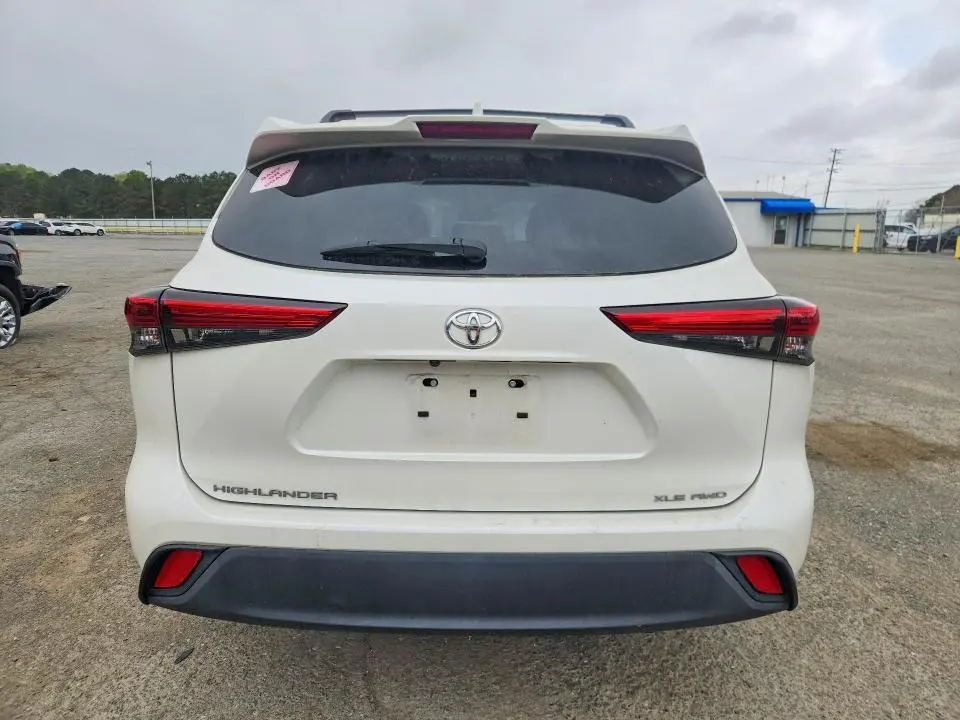 2020 TOYOTA HIGHLANDER XLE  