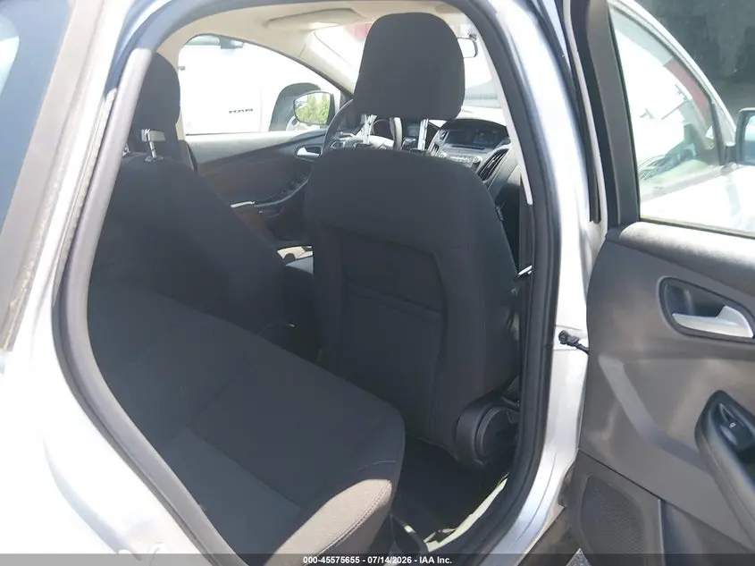 2017 FORD FOCUS SE