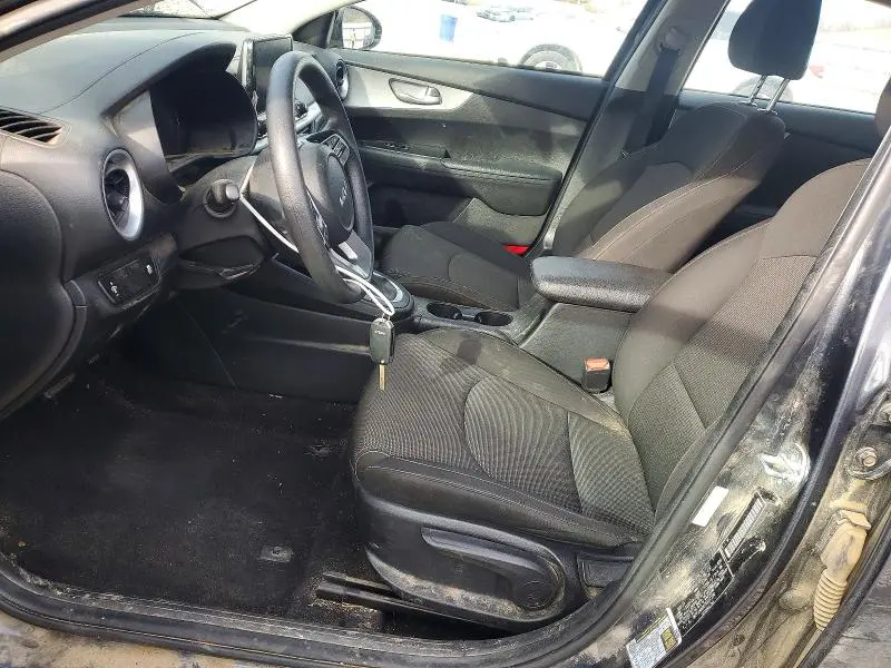 2023 KIA FORTE LX  