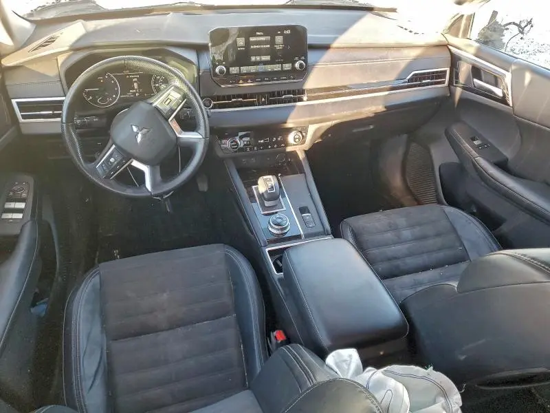 2022 MITSUBISHI OUTLANDER SE  