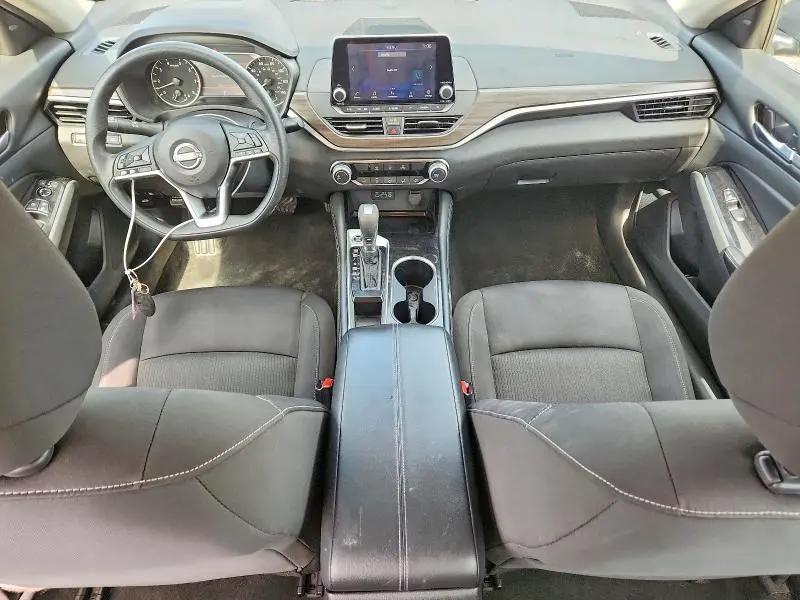 2023 NISSAN ALTIMA SV  