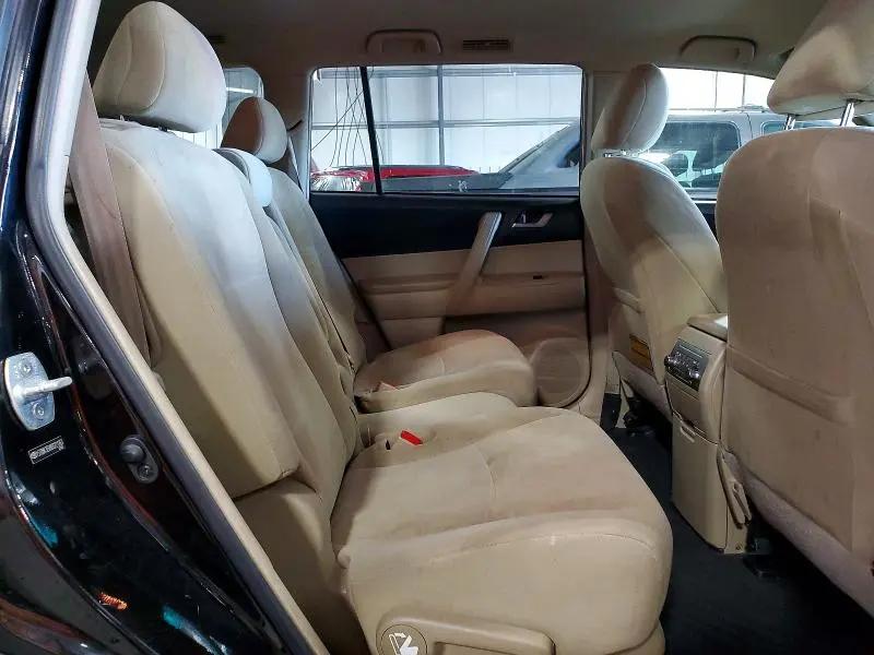 2013 TOYOTA HIGHLANDER PLUS  