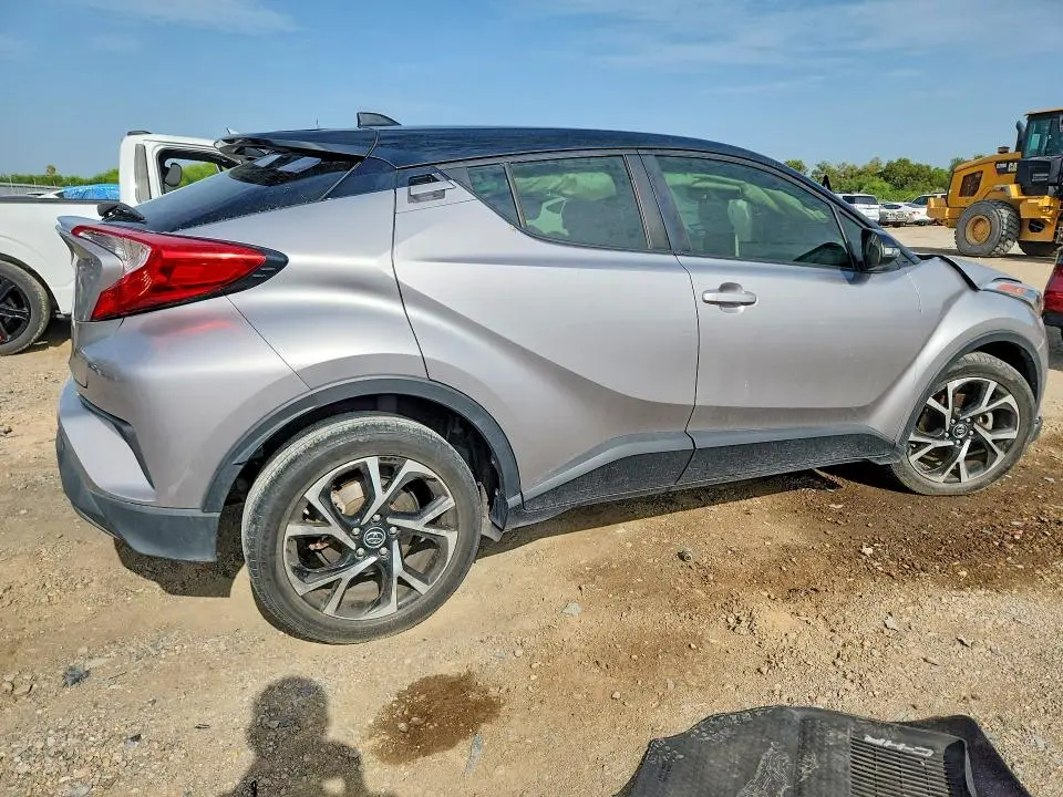 2019 TOYOTA C-HR XLE  