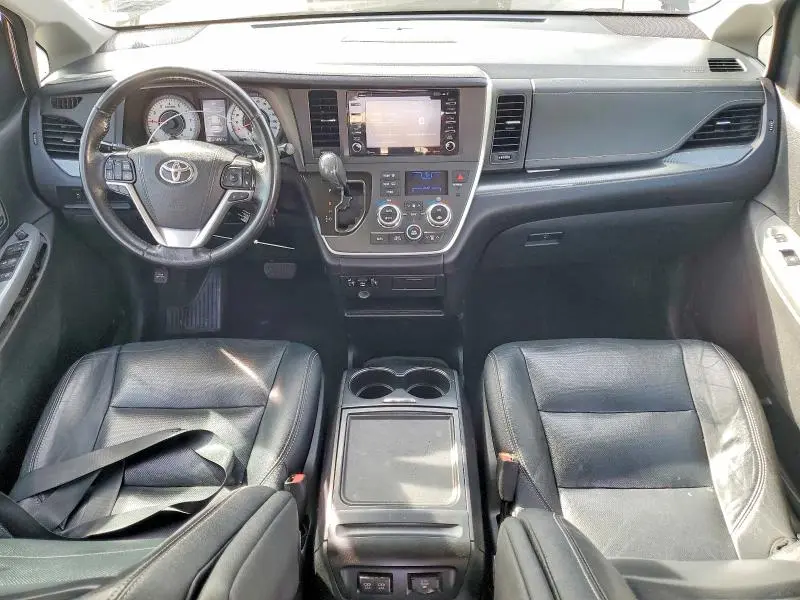 2020 TOYOTA SIENNA SE 8-PASSENGER  