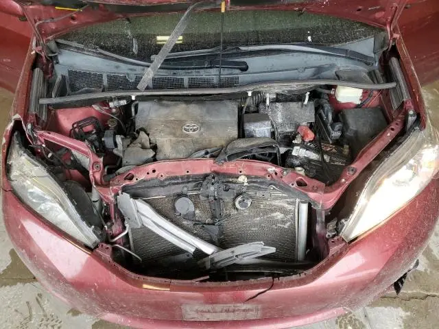 2015 TOYOTA SIENNA XLE  